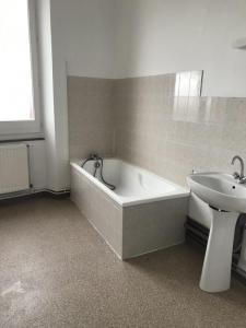 Louer Appartement Huriel 578 euros