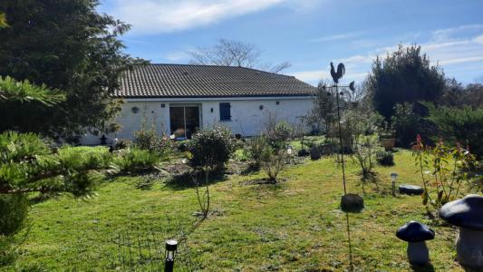 For sale Jonzac 5 rooms 161 m2 Charente maritime (17500) photo 1