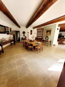 For sale Isle-sur-la-sorgue 7 rooms 300 m2 Vaucluse (84800) photo 3