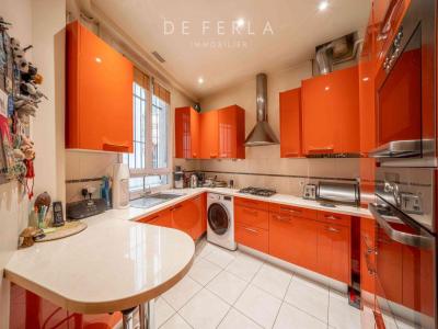 For sale Paris-10eme-arrondissement 5 rooms 118 m2 Paris (75010) photo 4