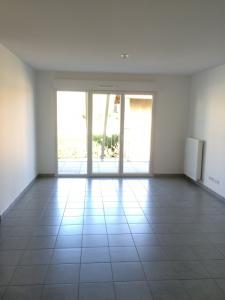 For rent Saint-priest 4 rooms 77 m2 Rhone (69800) photo 2