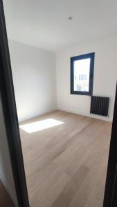 For sale 3 rooms 52 m2 Paris (75019) photo 4