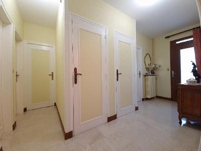 For sale 5 rooms 112 m2 Oise (60180) photo 3