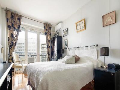 For sale 4 rooms 93 m2 Paris (75013) photo 2