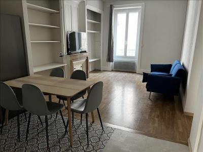 For rent Lyon-7eme-arrondissement 3 rooms 69 m2 Rhone (69007) photo 0