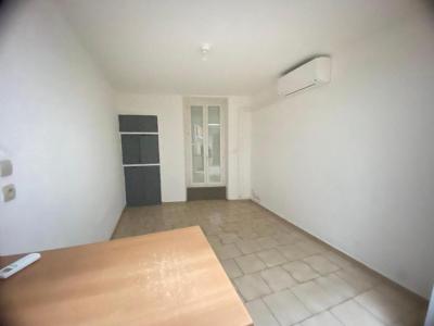 For rent Nimes 1 room 24 m2 Gard (30000) photo 1