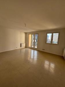 For rent Troyes 2 rooms 79 m2 Aube (10000) photo 0