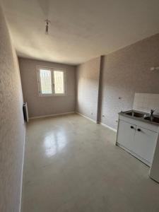 For rent Troyes 2 rooms 79 m2 Aube (10000) photo 3