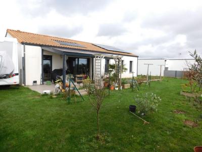 For sale 10 rooms 103 m2 Vendee (85120) photo 0