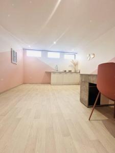 For sale CENTRE VILLE 8 rooms 209 m2 Gard (30200) photo 2