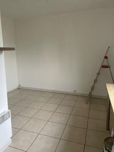 For rent Villenave-d'ornon 1 room 20 m2 Gironde (33140) photo 1