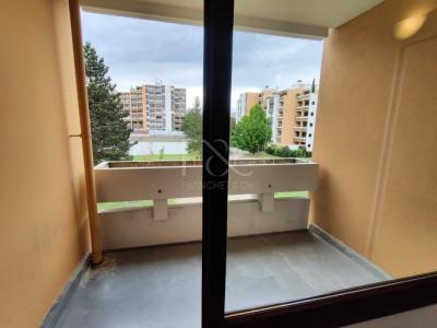 For sale Villeurbanne 4 rooms 59 m2 Rhone (69100) photo 2