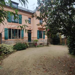 For sale Hennebont 10 rooms 207 m2 Morbihan (56700) photo 0