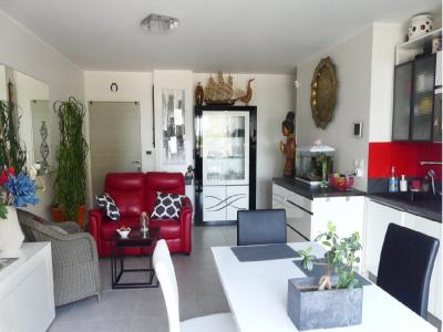 For sale 3 rooms 60 m2 Herault (34140) photo 3