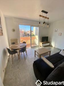 For rent Juan-les-pins 1 room 30 m2 Alpes Maritimes (06160) photo 1