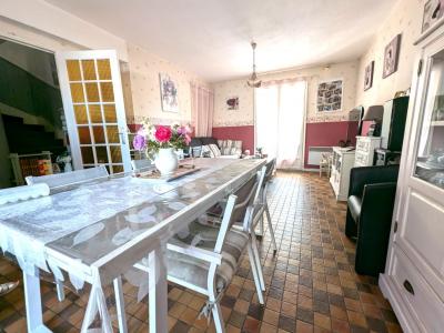 For sale RSIDENTIEL 4 rooms 91 m2 Loire (42300) photo 2