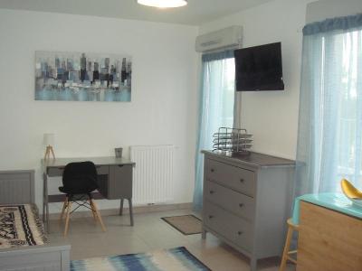 For rent Villenave-d'ornon 1 room 28 m2 Gironde (33140) photo 1