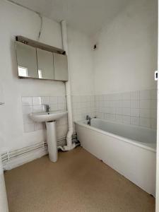 For sale Roubaix 3 rooms 60 m2 Nord (59100) photo 3