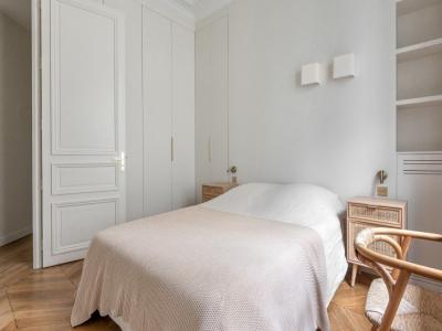 Louer Appartement 214 m2 Paris-17eme-arrondissement