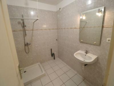 For sale RSIDENTIEL 3 rooms 61 m2 Pyrenees orientales (66430) photo 4