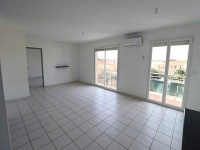 For sale 4 rooms 79 m2 Pyrenees orientales (66000) photo 2