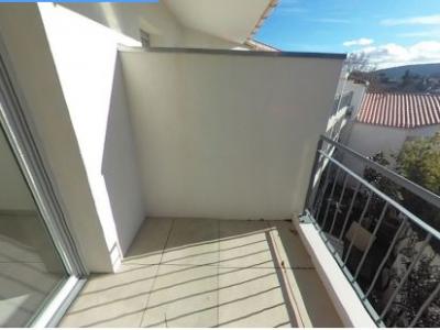 For rent Marseille-11eme-arrondissement 2 rooms 46 m2 Bouches du Rhone (13011) photo 2