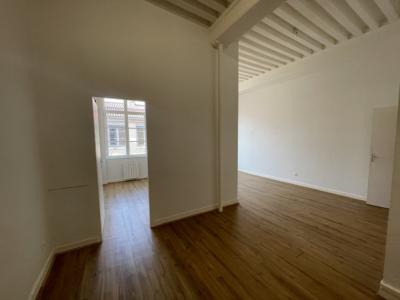 For rent Lyon-1er-arrondissement 2 rooms 46 m2 Rhone (69001) photo 2