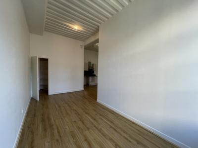 For rent Lyon-1er-arrondissement 2 rooms 46 m2 Rhone (69001) photo 3