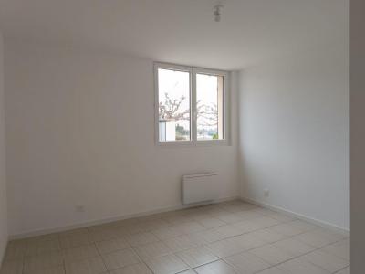 For rent Saint-nazaire-d'aude 3 rooms 60 m2 Aude (11120) photo 3