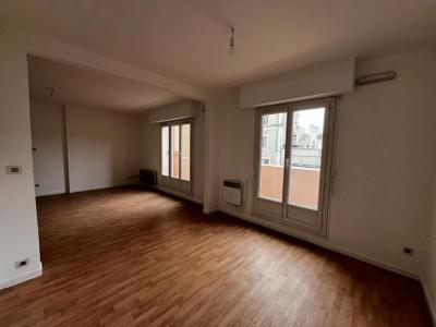 For sale Angers 4 rooms 81 m2 Maine et loire (49000) photo 1