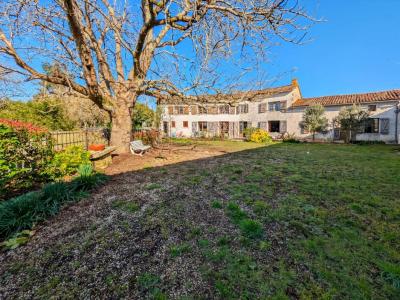 For sale Adjots 8 rooms 255 m2 Charente (16700) photo 1