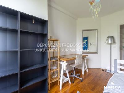 For rent Paris-17eme-arrondissement 5 rooms 11 m2 Paris (75017) photo 1