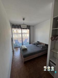 For rent Marseille-6eme-arrondissement 2 rooms 50 m2 Bouches du Rhone (13006) photo 1