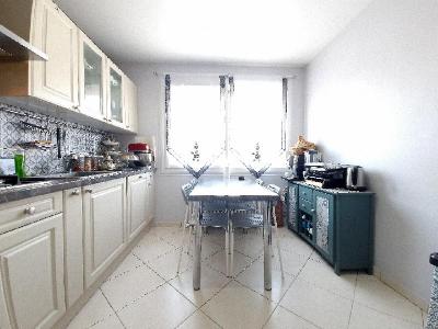 For sale 7 rooms 142 m2 Oise (60180) photo 3