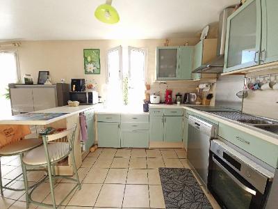 For sale 5 rooms 81 m2 Oise (60180) photo 1