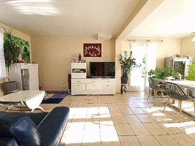 For sale 5 rooms 81 m2 Oise (60180) photo 2