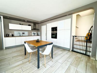 For sale Boisse 5 rooms 105 m2 Ain (01120) photo 3