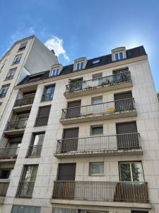 For rent Paris-19eme-arrondissement 3 rooms 64 m2 Paris (75019) photo 0
