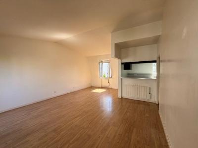For rent Paris-19eme-arrondissement 3 rooms 64 m2 Paris (75019) photo 1