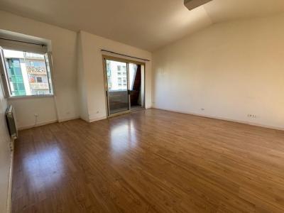 For rent Paris-19eme-arrondissement 3 rooms 64 m2 Paris (75019) photo 4