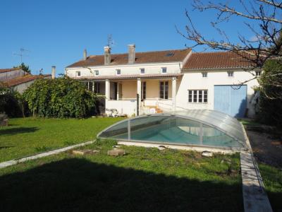 For sale Pons 7 rooms 223 m2 Charente maritime (17800) photo 0