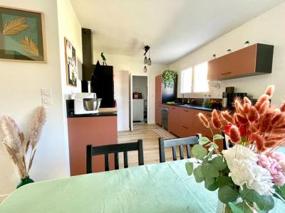 For sale Blanquefort 4 rooms 95 m2 Gironde (33290) photo 4