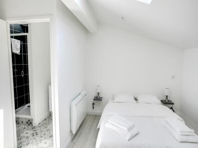 For rent Bordeaux 2 rooms 53 m2 Gironde (33000) photo 1