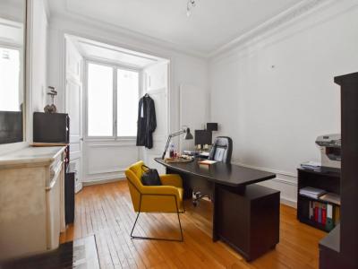Louer Commerce 154 m2 Paris-16eme-arrondissement