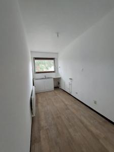 For rent Chatenay-malabry 4 rooms 81 m2 Hauts de Seine (92290) photo 3