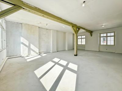 For rent Paris-11eme-arrondissement 199 m2 Paris (75011) photo 2