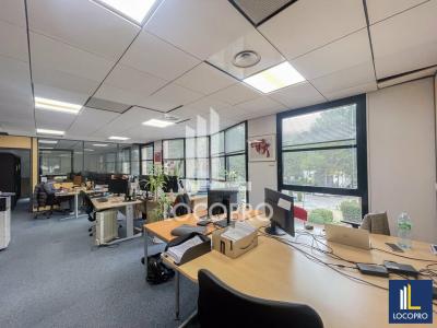 For rent Milles 315 m2 Bouches du Rhone (13290) photo 1