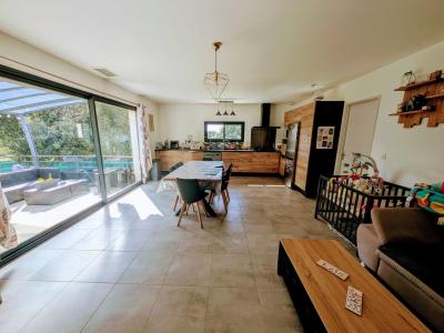 For sale CAMPAGNE 5 rooms 104 m2 Gard (30200) photo 0
