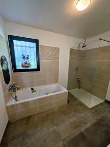 For sale CAMPAGNE 5 rooms 104 m2 Gard (30200) photo 3