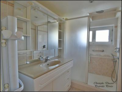 For sale Mourenx 4 rooms 75 m2 Pyrenees atlantiques (64150) photo 4